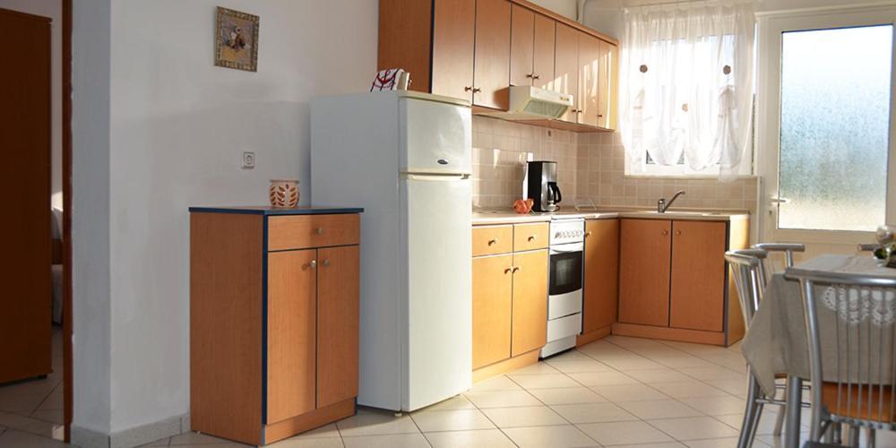 Pantheon Deluxe Apartments Арханґелос Екстер'єр фото